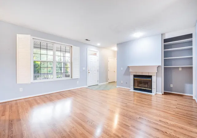 Photo 4 of Condo for sale at 5882 Oak Path Ln, Columbus, OH 43213 | MLS# 226039565 | Listing updated on 2026-10-19
