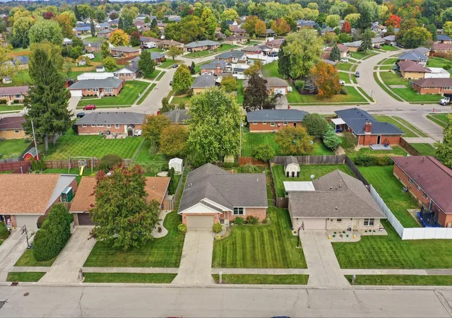 Photo 2 of Single family home for sale at 1762 Delmar Dr, Springfield, OH 45503 | MLS# 226039570 | Listing updated on 2026-10-30