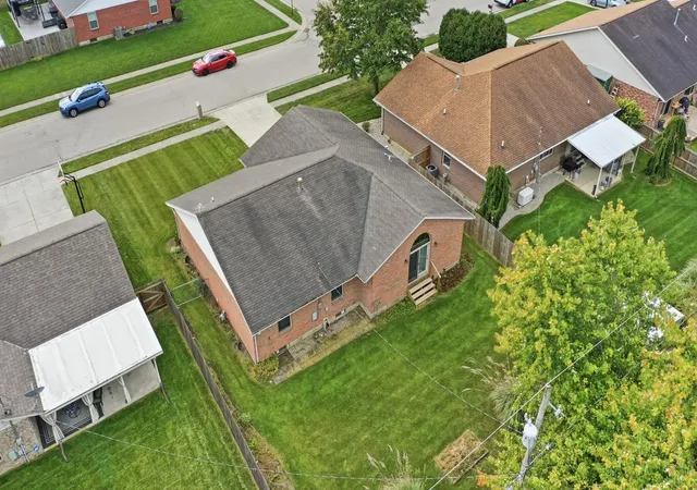Photo 3 of Single family home for sale at 1762 Delmar Dr, Springfield, OH 45503 | MLS# 226039570 | Listing updated on 2026-10-30