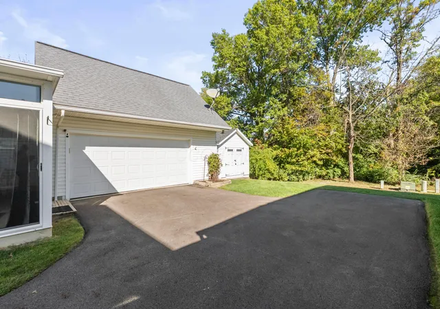 Photo 2 of Single family home for sale at 2456 Lyncross St, Grove City, OH 43123 | MLS# 226039911 | Listing updated on 2026-10-29