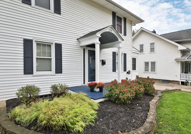 Photo 3 of Single family home for sale at 179 E Lakeview Ave, Columbus, OH 43202 | MLS# 226039647 | Listing updated on 2026-10-26