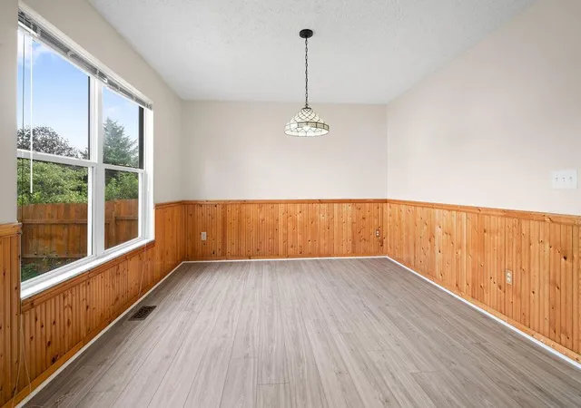 Photo 3 of Single family home for sale at 237 Lofton Cir, Delaware, OH 43015 | MLS# 226039645 | Listing updated on 2026-10-27