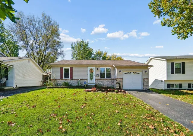 Photo 2 of Single family home for sale at 817 Upwoods Dr, Columbus, OH 43228 | MLS# 226040388 | Listing updated on 2026-10-23