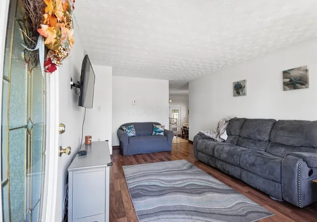 Photo 3 of Single family home for sale at 817 Upwoods Dr, Columbus, OH 43228 | MLS# 226040388 | Listing updated on 2026-10-23