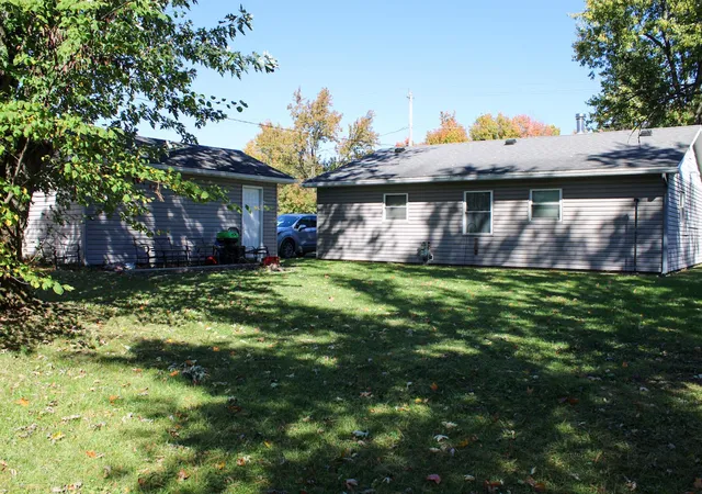 Photo 2 of Single family home for sale at 613 W William St, Delaware, OH 43015 | MLS# 226039692 | Listing updated on 2026-10-19