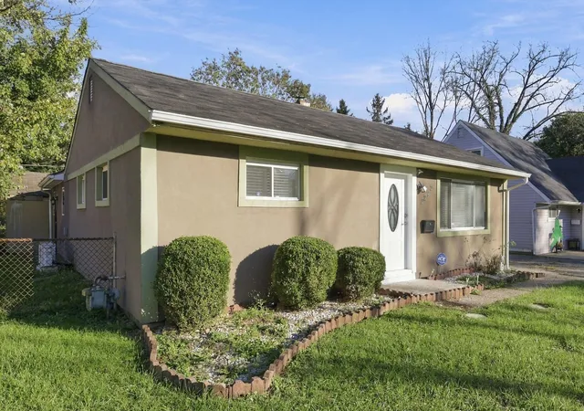 Photo 1 of Single family home for sale at 2222 Century Dr, Columbus, OH 43211 | MLS# 226039664 | Listing updated on 2026-10-20