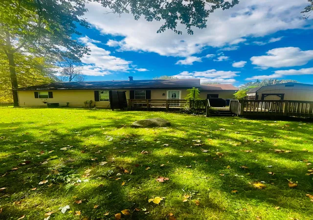 Photo 3 of Single family home for sale at 626 Country Clb Rd, Columbus, OH 43213 | MLS# 226039675 | Listing updated on 2026-10-28