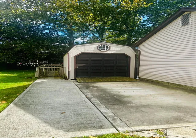 Photo 4 of Single family home for sale at 626 Country Clb Rd, Columbus, OH 43213 | MLS# 226039675 | Listing updated on 2026-10-28