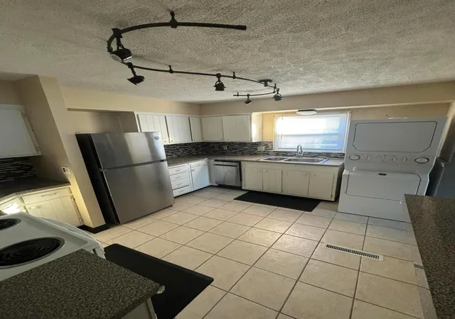 Photo 4 of Single family home for sale at 241 Topsfield Rd, Columbus, OH 43228 | MLS# 226039800 | Listing updated on 2026-10-20