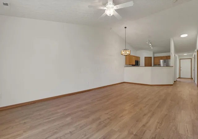 Photo 4 of Single family home for sale at 1496 October Ridge Ct, Columbus, OH 43223 | MLS# 226039849 | Listing updated on 2026-10-20