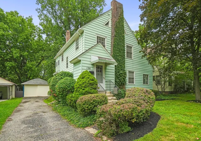 Photo 2 of Single family home for sale at 126 Erie Rd, Columbus, OH 43214 | MLS# 226039681 | Listing updated on 2026-10-19