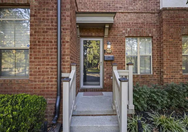Listing Photo 1 - Condo for sale in building located at 672 Park St, Columbus, OH 43215