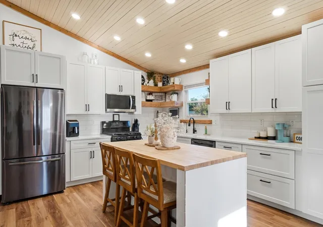 Photo 3 of Single family home for sale at 1520 State Route 29 NE, London, OH 43140 | MLS# 226039837 | Listing updated on 2026-10-24