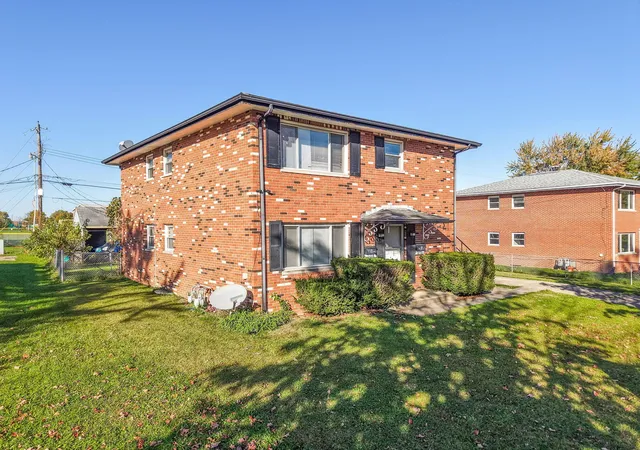 Photo 2 of House for sale at 3706 Arnelle Rd #3706-3708, Columbus, OH 43228 | MLS# 226040136 | Listing updated on 2026-10-27
