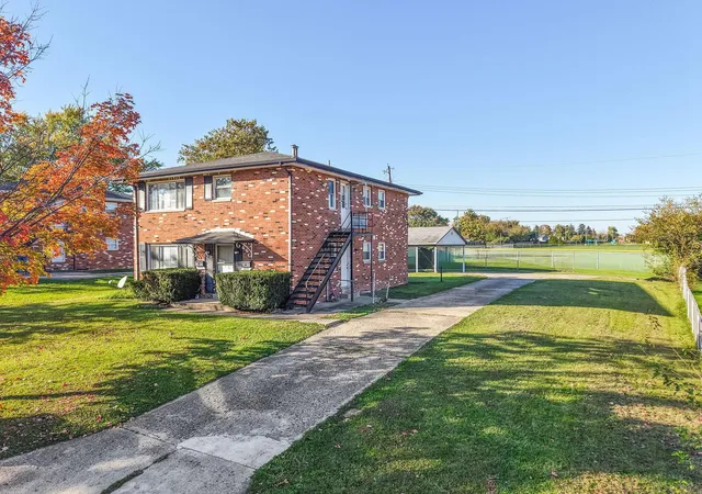Photo 3 of House for sale at 3706 Arnelle Rd #3706-3708, Columbus, OH 43228 | MLS# 226040136 | Listing updated on 2026-10-27