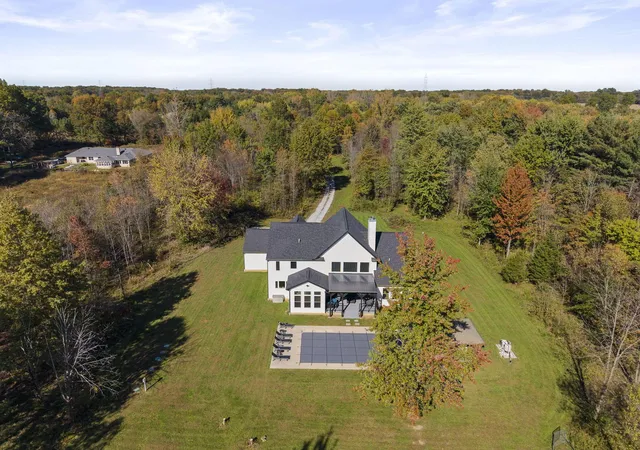 Photo 3 of Single family home for sale at 4033 N Waggoner Rd, Blacklick, OH 43004 | MLS# 226040204 | Listing updated on 2026-10-23