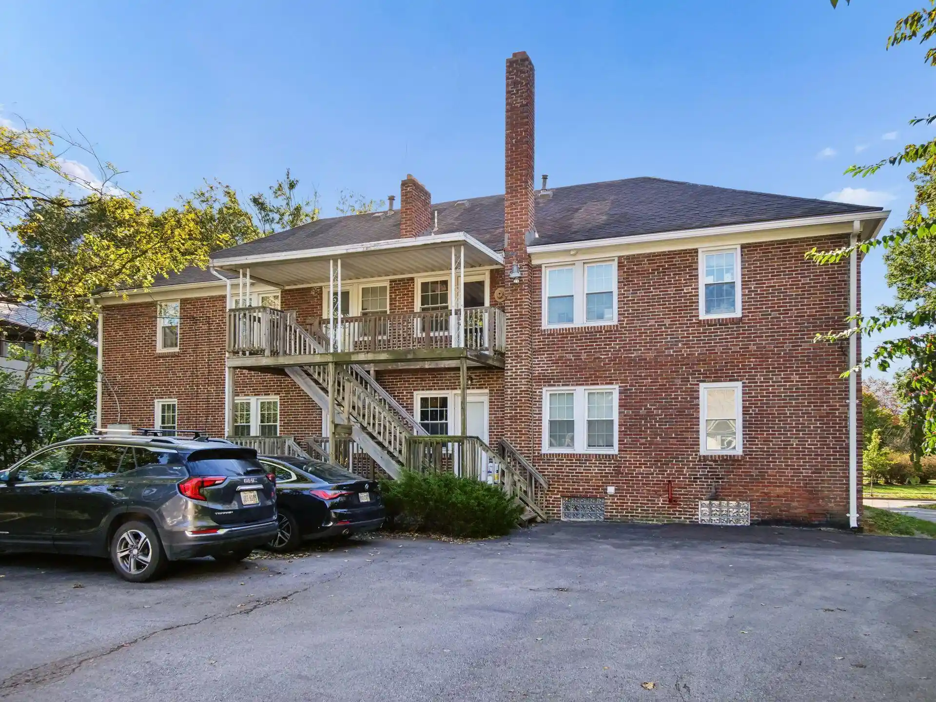 Listing Photo 2 - Condo for sale in 1942 Guilford Rd located at 1942 Guilford Rd, Columbus, OH 43221 - Unit 1942 Guilford Rd