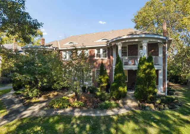 Listing Photo 1 - Condo for sale in building located at 1942 Guilford Rd, Columbus, OH 43221