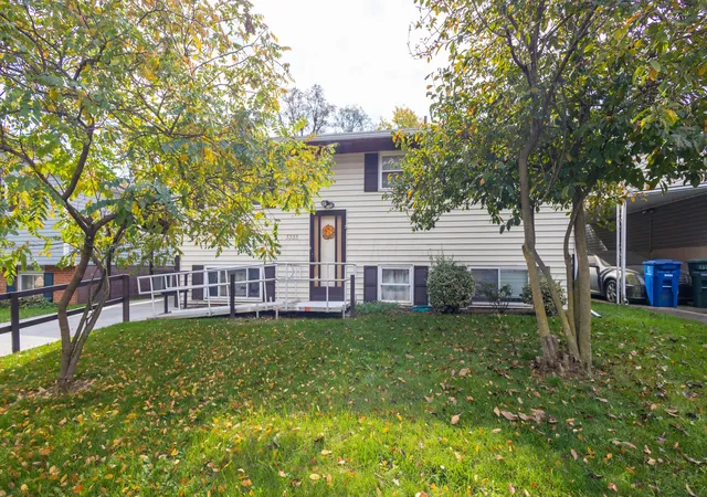Photo 2 of Sale Pending at 3335 Parklane Ave, Columbus, OH 43231 | MLS# 226040945 | Listing updated on 2026-10-30
