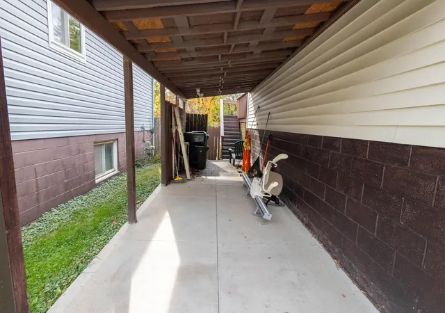 Photo 4 of Sale Pending at 3335 Parklane Ave, Columbus, OH 43231 | MLS# 226040945 | Listing updated on 2026-10-30