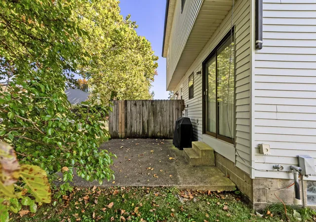 Listing Photo 4 - Condo for sale in building located at 4846 Snowbird Cir, Columbus, OH 43229 - Unit #15A