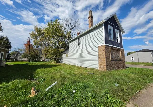 Photo 1 of Single family home for sale at 1001 Clifton Ave, Springfield, OH 45505 | MLS# 226039954 | Listing updated on 2026-10-22