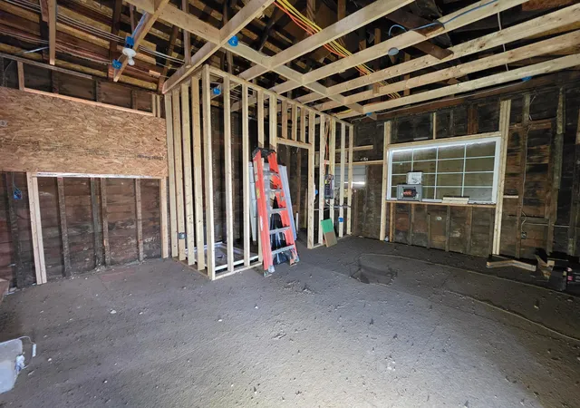 Photo 4 of Single family home for sale at 1001 Clifton Ave, Springfield, OH 45505 | MLS# 226039954 | Listing updated on 2026-10-22