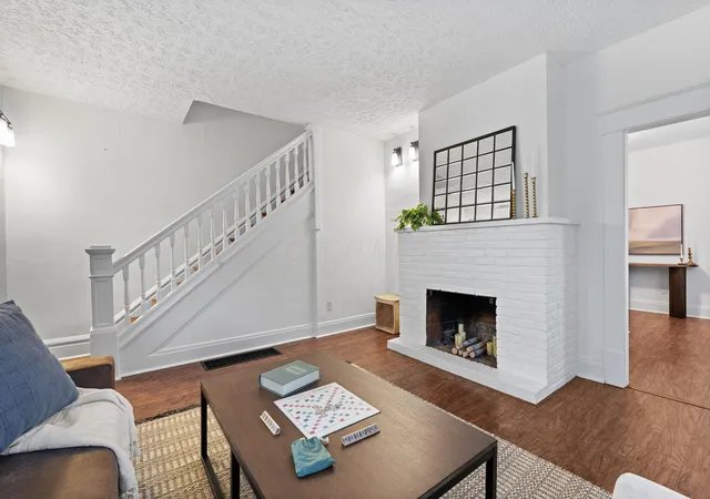 Photo 4 of Single family home for sale at 136 W N Broadway, Columbus, OH 43214 | MLS# 226039998 | Listing updated on 2026-10-28