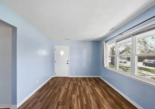 Photo 4 of Single family home for sale at 822 N Eastwood Ave, Lancaster, OH 43130 | MLS# 226040404 | Listing updated on 2026-10-26