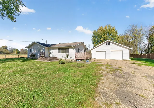Photo 2 of Sale Pending at 5303 Columbia Rd SW, Pataskala, OH 43062 | MLS# 226040444 | Listing updated on 2026-10-26