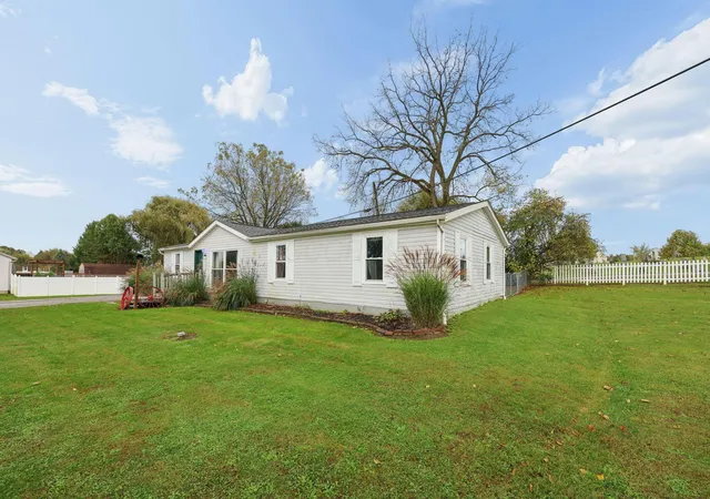 Photo 2 of Single family home for sale at 1429 Pike St SW, Etna, OH 43062 | MLS# 226039771 | Listing updated on 2026-10-27