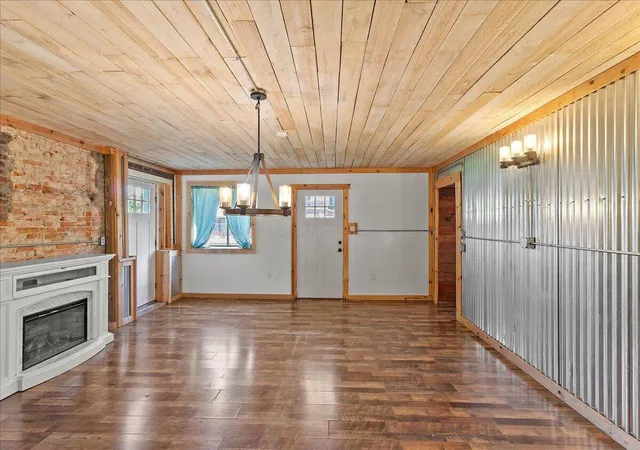 Photo 1 of Single family home for sale at 4765 E National Rd, Springfield, OH 45505 | MLS# 226039955 | Listing updated on 2026-10-21