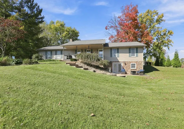 Photo 2 of Single family home for sale at 1048 Parkway Dr, Logan, OH 43138 | MLS# 226039836 | Listing updated on 2026-10-29
