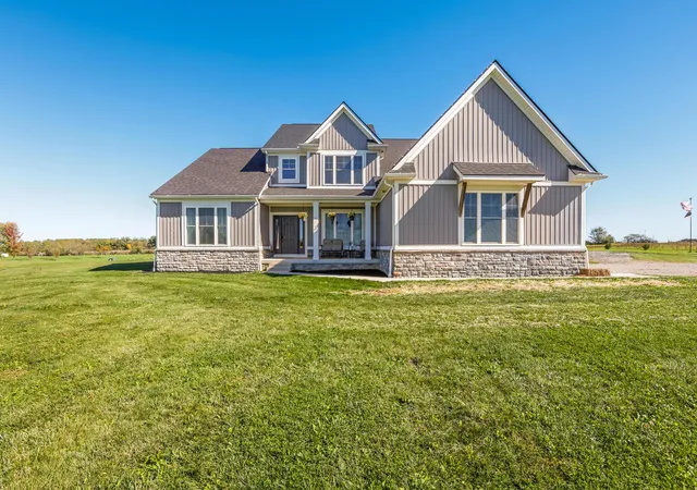 Photo 1 of Single family home for sale at 5622 Winchester Southern Rd, Stoutsville, OH 43154 | MLS# 226039899 | Listing updated on 2026-10-22