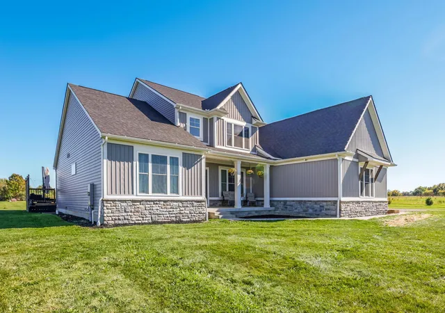 Photo 2 of Single family home for sale at 5622 Winchester Southern Rd, Stoutsville, OH 43154 | MLS# 226039899 | Listing updated on 2026-10-22