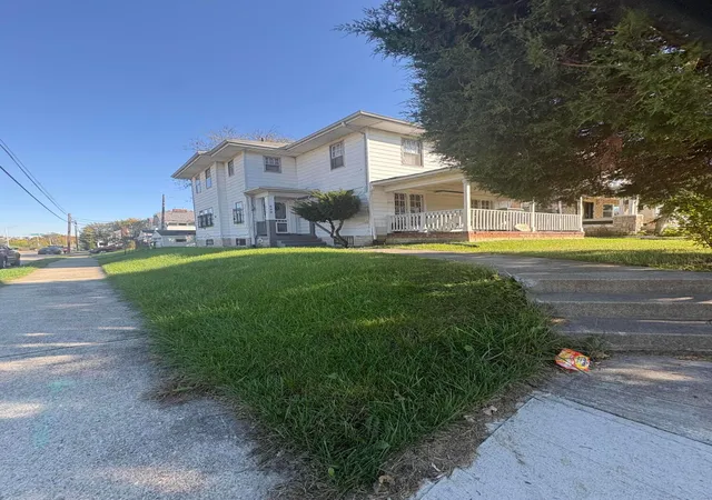 Photo 2 of Single family home for sale at 688 Berkeley Rd, Columbus, OH 43205 | MLS# 226040484 | Listing updated on 2026-10-24