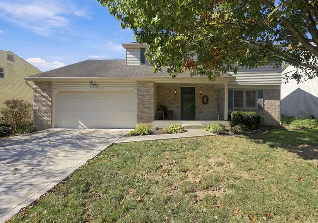 Photo 1 of Single family home for sale at 33 Spring Holw Ln, Westerville, OH 43081 | MLS# 226039958 | Listing updated on 2026-10-27