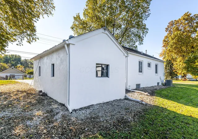Photo 4 of Single family home for sale at 2 Cyrus St, Commercial Point, OH 43116 | MLS# 226040189 | Listing updated on 2026-10-22