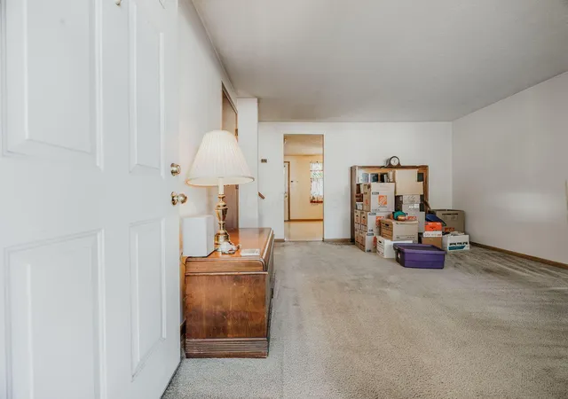 Photo 3 of Sale Pending at 2073 Tupsfield Rd, Columbus, OH 43229 | MLS# 226040421 | Listing updated on 2026-10-26