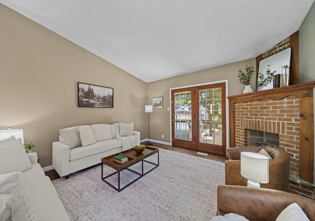 Photo 3 of Single family home for sale at 236 Clayburne Blvd, Chillicothe, OH 45601 | MLS# 226040010 | Listing updated on 2026-10-26