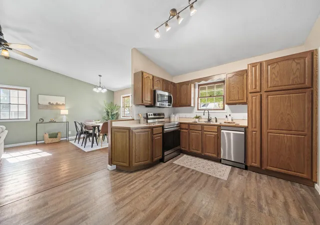 Photo 4 of Single family home for sale at 236 Clayburne Blvd, Chillicothe, OH 45601 | MLS# 226040010 | Listing updated on 2026-10-26