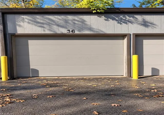 Photo 3 of Condo for sale at 5498 Worth Forest Pl E #L, Columbus, OH 43229 | MLS# 226039872 | Listing updated on 2026-10-20