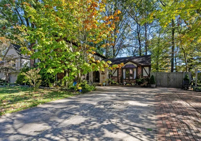 Photo 2 of Single family home for sale at 714 Mohican Way, Westerville, OH 43081 | MLS# 226040175 | Listing updated on 2026-10-22
