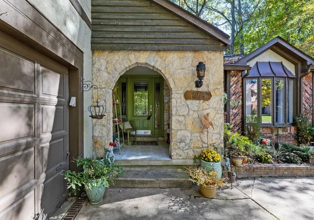 Photo 3 of Single family home for sale at 714 Mohican Way, Westerville, OH 43081 | MLS# 226040175 | Listing updated on 2026-10-22