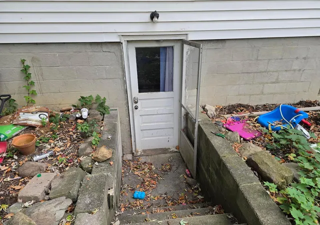 Photo 3 of Sale Pending at 1015 Edison Ave, Marion, OH 43302 | MLS# 226039832 | Listing updated on 2026-10-22