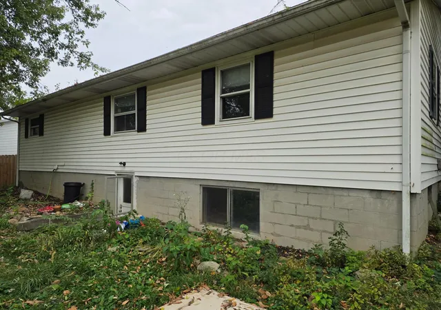 Photo 4 of Sale Pending at 1015 Edison Ave, Marion, OH 43302 | MLS# 226039832 | Listing updated on 2026-10-22