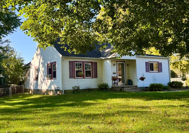 Photo 1 of Single family home for sale at 237 Hickory Dr, Springfield, OH 45503 | MLS# 226039839 | Listing updated on 2026-10-21