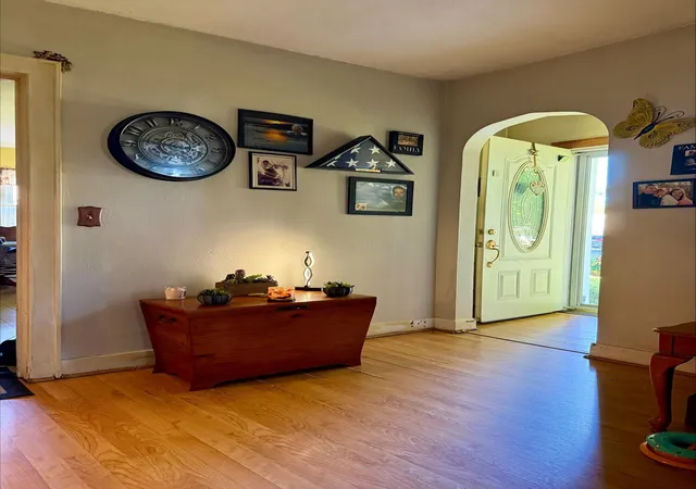 Photo 4 of Single family home for sale at 237 Hickory Dr, Springfield, OH 45503 | MLS# 226039839 | Listing updated on 2026-10-21