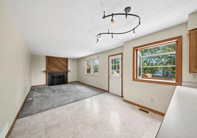 Photo 4 of Single family home for sale at 862 Ridenour Rd, Columbus, OH 43230 | MLS# 226040470 | Listing updated on 2026-10-23