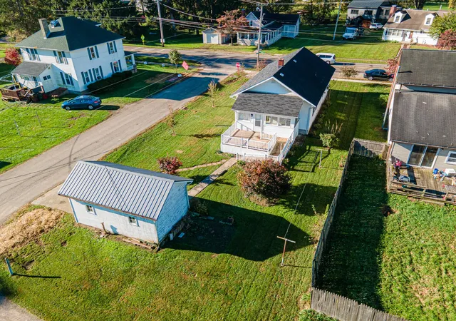 Photo 3 of Sale Pending at 124 Martinsburg Rd, Mount Vernon, OH 43050 | MLS# 226039851 | Listing updated on 2026-10-22